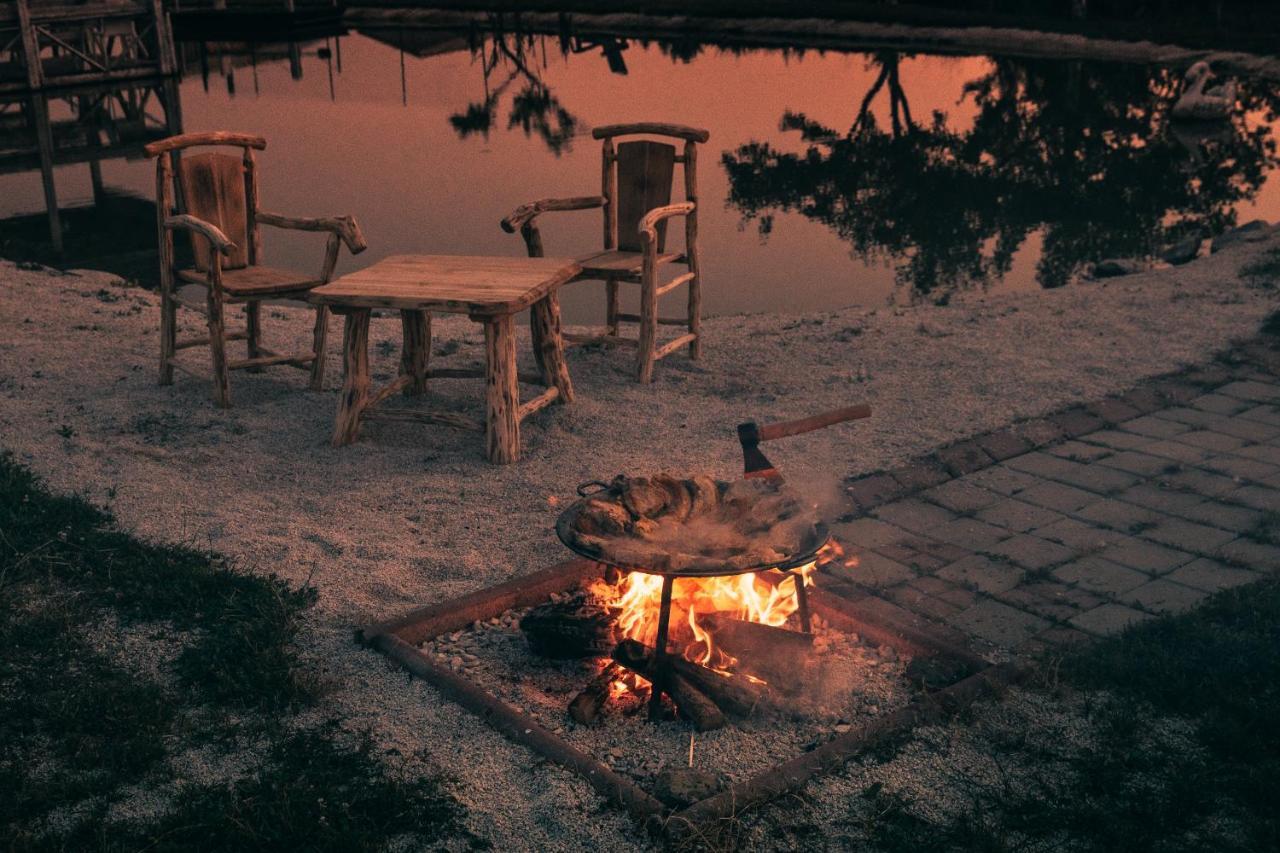 Lake House Bebic 쿠프레스 외부 사진